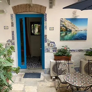 Cortile Azzurro Trapani